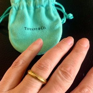 Tiffany 18k Gold Milgrain wedding band size 7